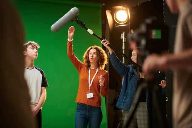 ¿Qué es y en qué consiste la Producción Audiovisual? produccion audiovisual bogota equipo es estudio de producción audiovisual