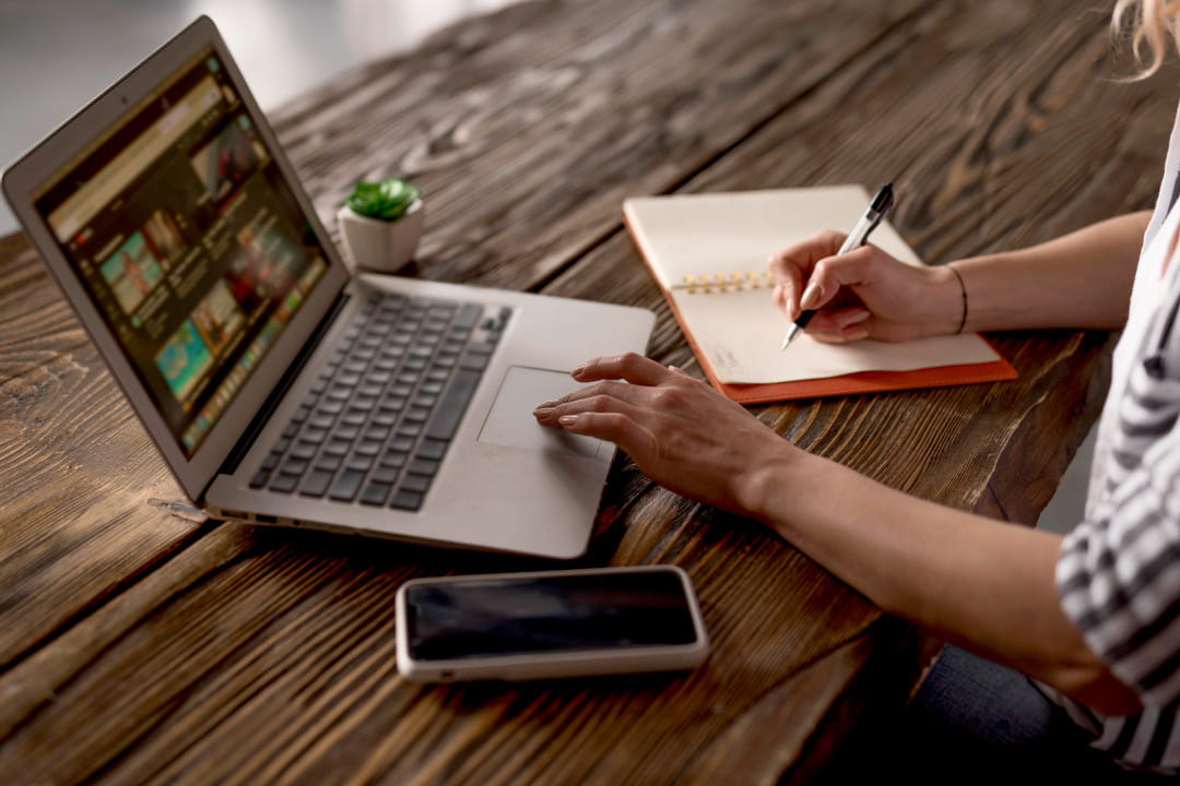 Agencia de Comunicación Digital Tono de comunicacion clave para AMD AGENCIA 1 Tono de comunicación: Clave para conectar con tu audiencia en Colombia